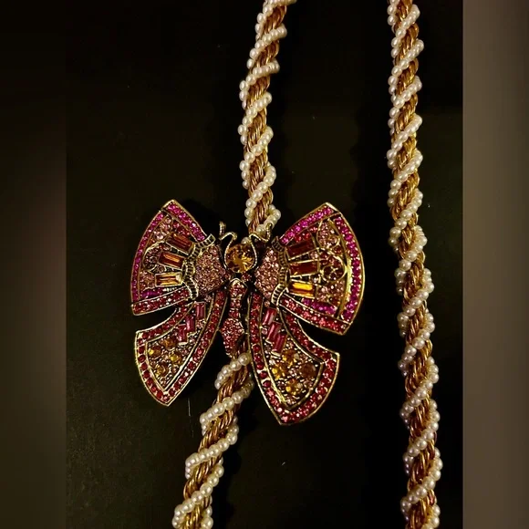 Vintage Pink and Gold Butterfly broach on a “Casual Corner” Necklace - Picture 8 of 8